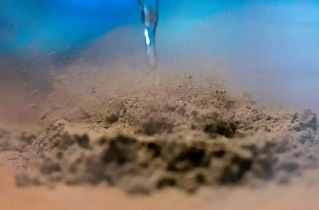 The Solution to Moon Dust: Researchers Develop Groundbreaking Liquid Nitrogen Spray