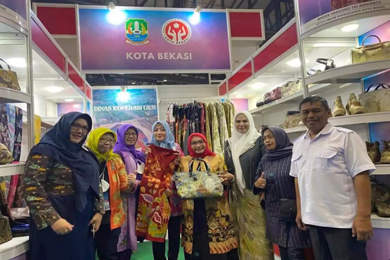 Dekranasda Ajak Masyarakat Bekasi Bangga dengan Hasil Produk Lokal