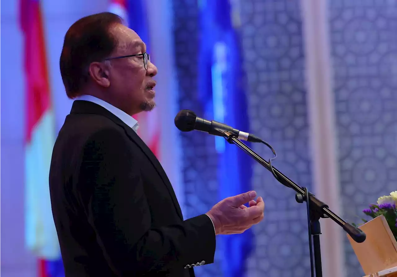 Respect royal decree of no political talks in mosques, says Anwar