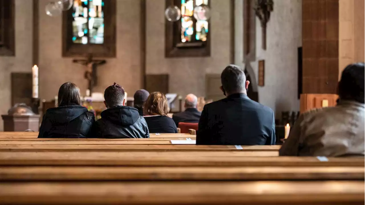 Massiv Kirchenaustritte: Evangelische Kirche verliert 2022 fast drei Prozent ihrer Mitglieder