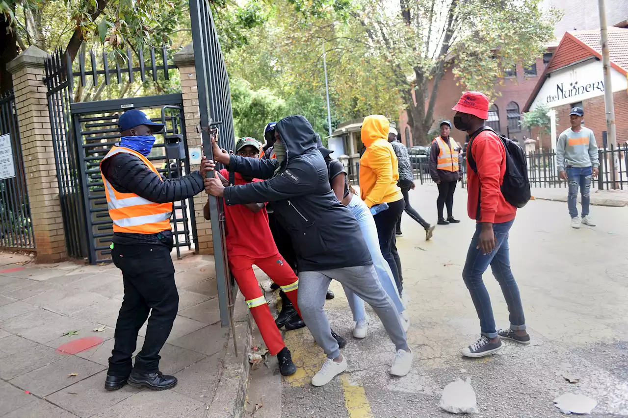 Wits SRC says marching to VC's house was not violent