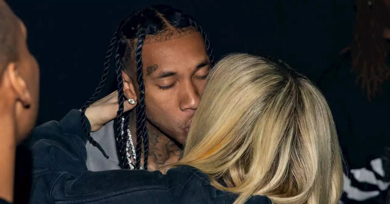 Avril Lavigne spotted kissing Tyga at Paris Fashion Week