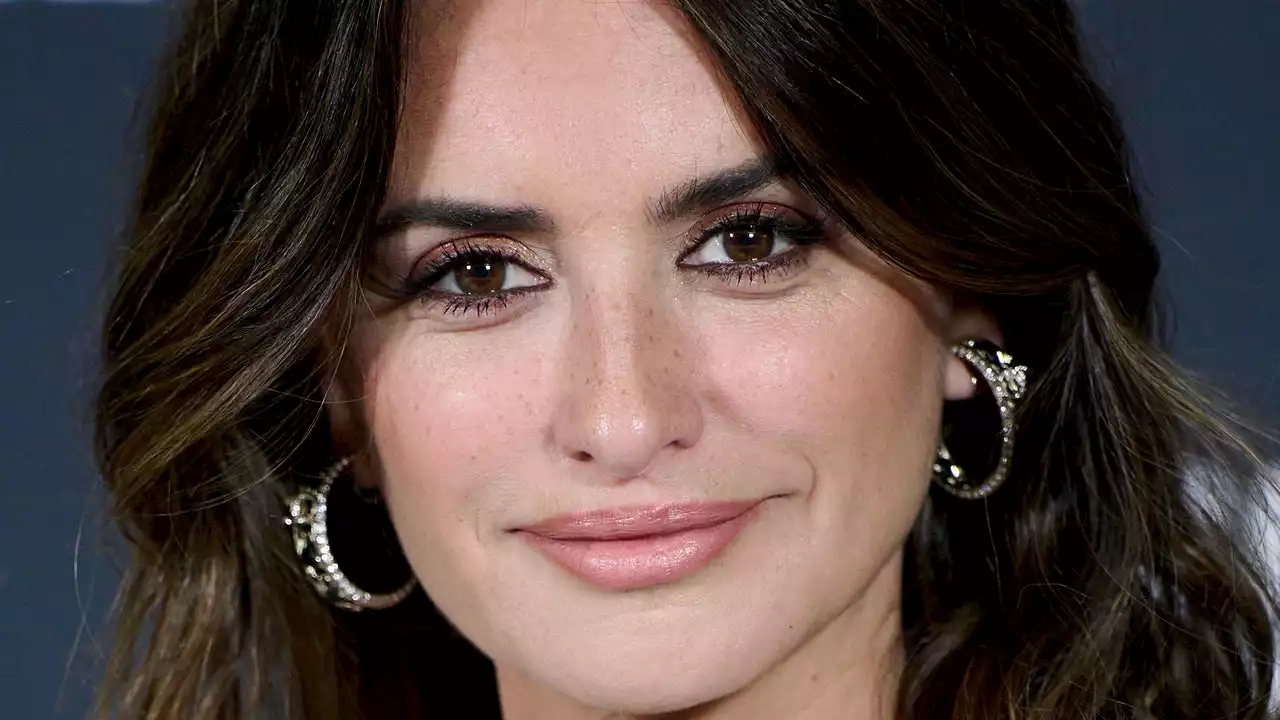 Penélope Cruz Welcomes Spring With New Caramel Highlights