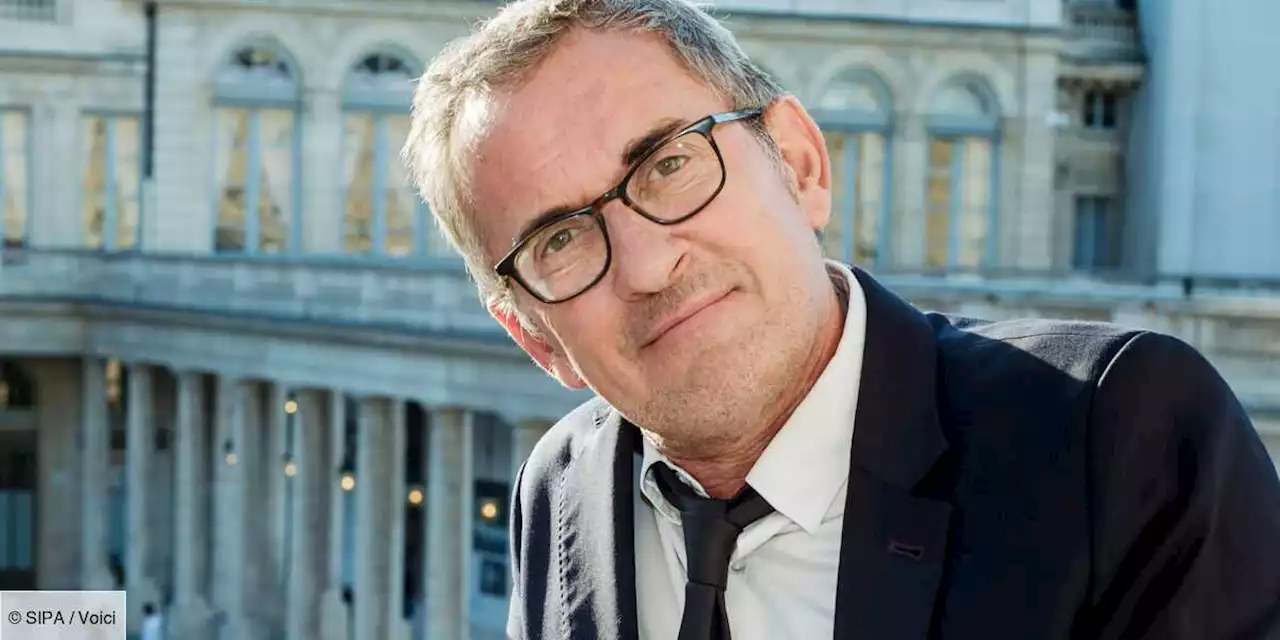 Christophe Dechavanne se confie sur sa carrière : « Je m’en suis pris plein la tronche » - Voici