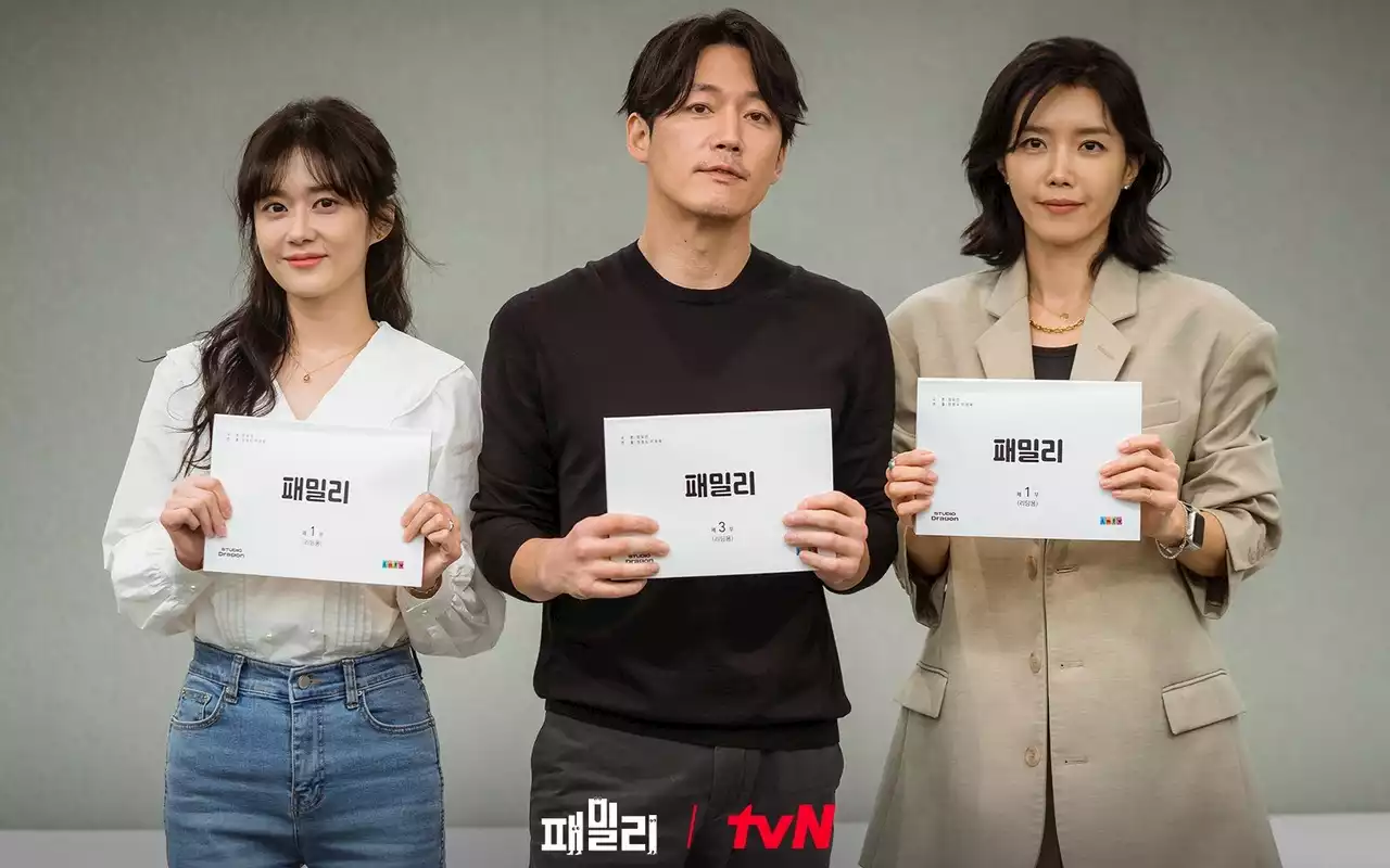 4 Kali Main Bareng, Jang Nara-Jang Hyuk Pamerkan Chemistry Apik di Sesi Pembacaan Naskah 'Family'