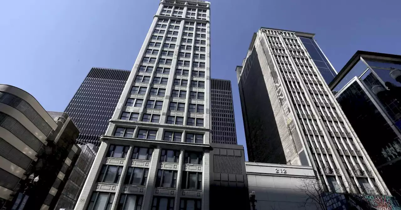 Threatened with demolition, century-old Loop towers again top Chicago’s annual most endangered buildings list