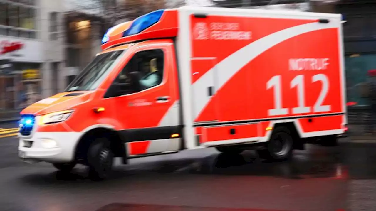 Mann nach Streit an Wohnungstür in Flammen gesetzt