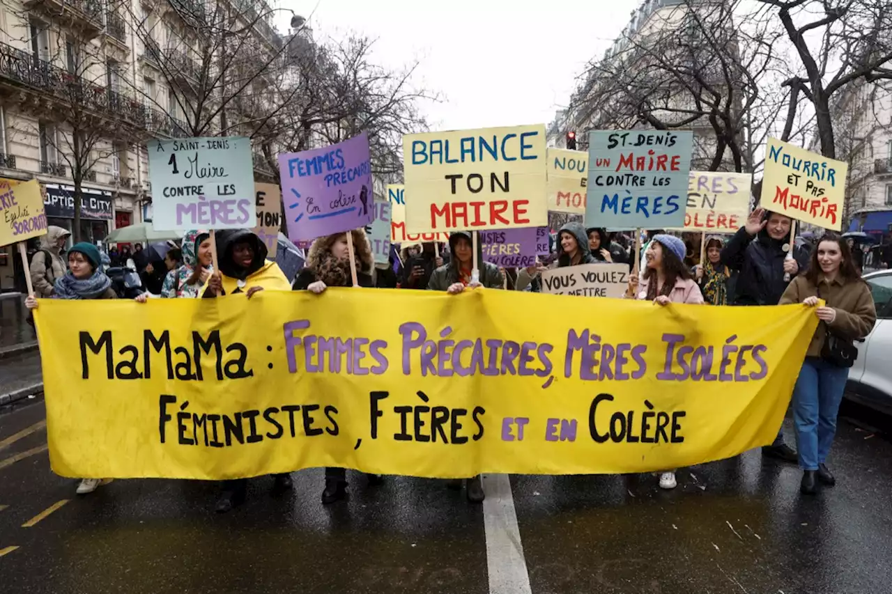 Grève féministe : des dizaines de milliers de personnes ont manifesté partout en France ce 8 mars