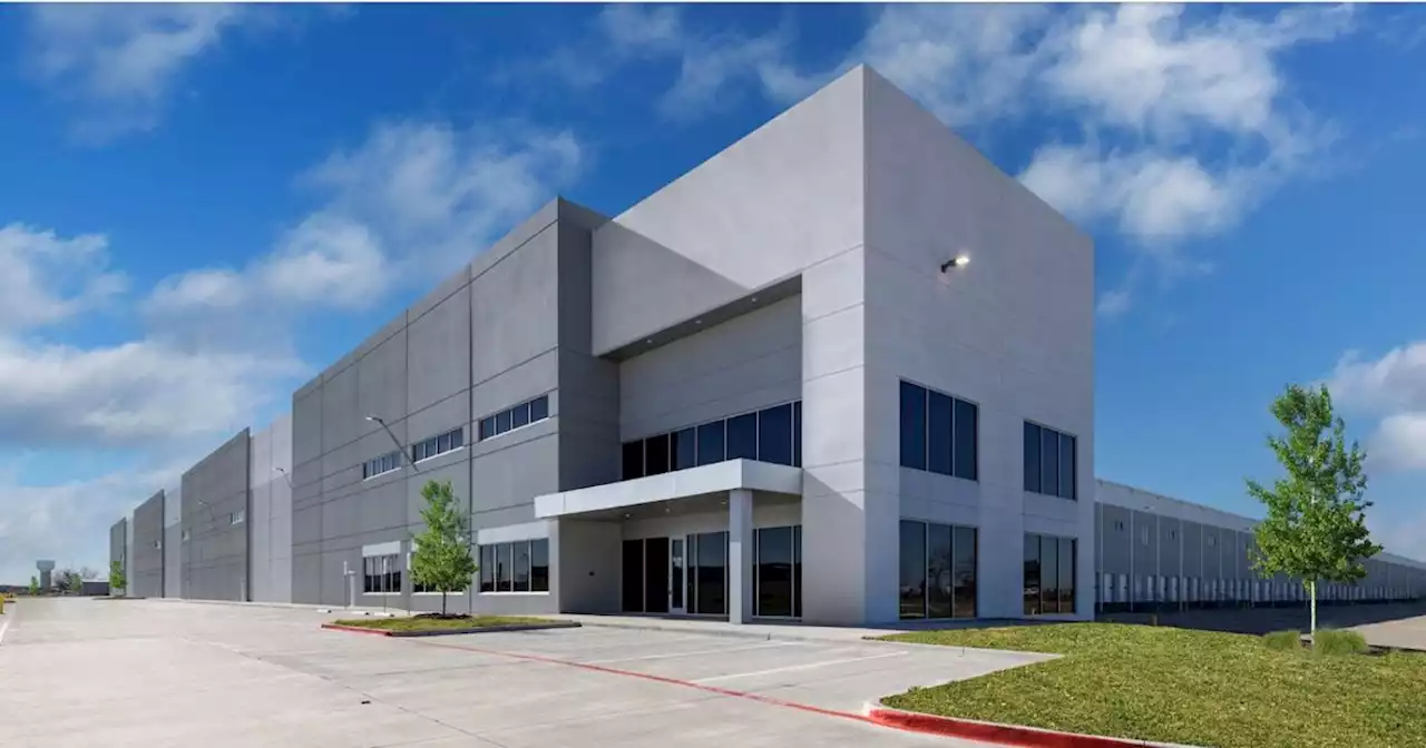 Kansas logistics firm leases huge Forney warehouse