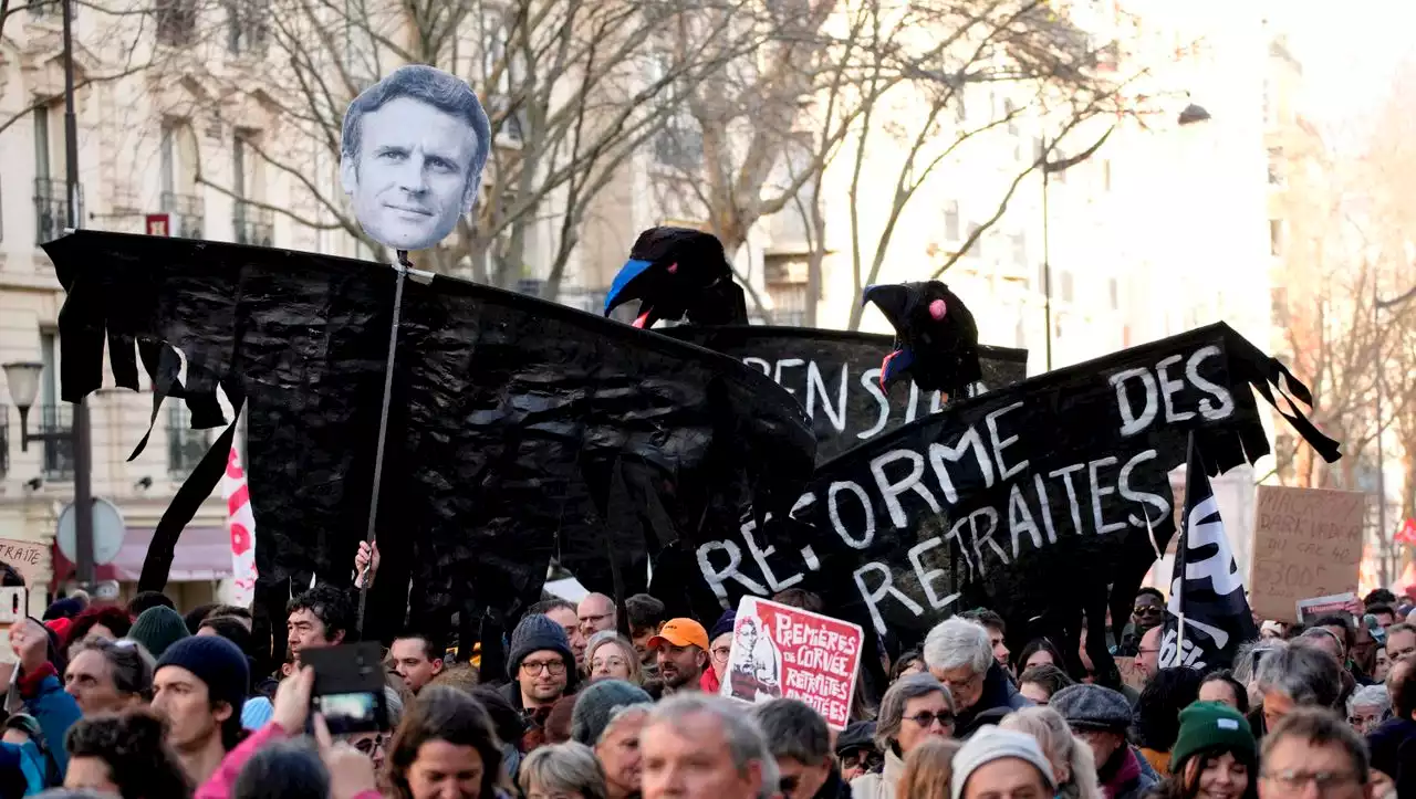 (S+) Streiks in Frankreich: Emmanuel Macron verrät sich mit der Rentenreform selbst - Kommentar