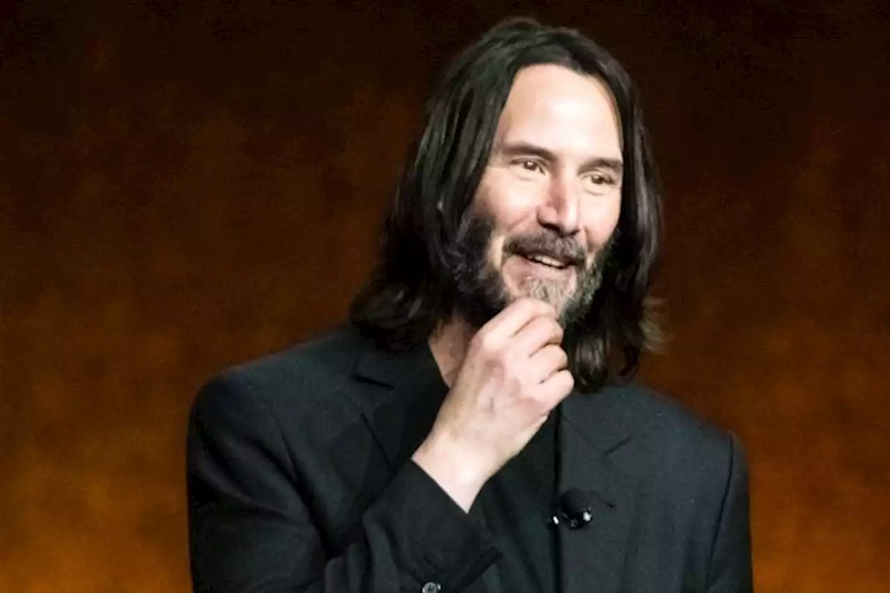 Keanu Reeves’ Response To Being Told He’s A ‘Canadian Royal’ Is Exactly Why He’s The Internet’s Boyfriend