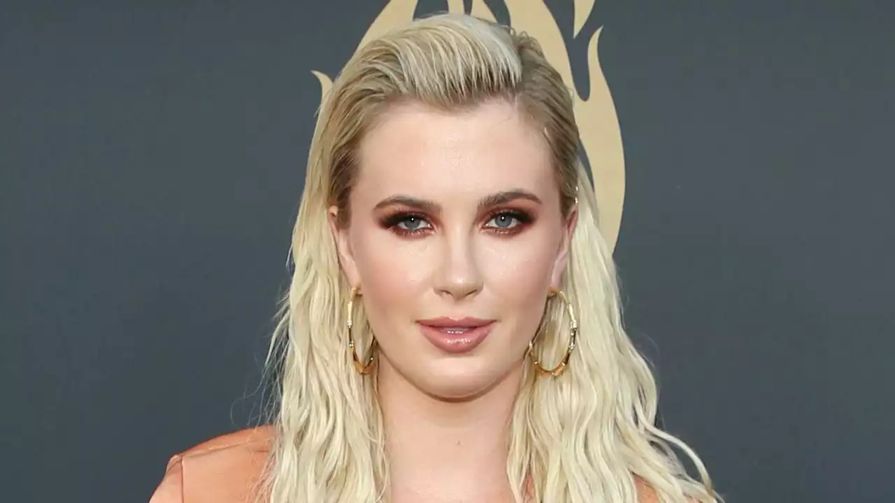 Ireland Baldwin and Mom Kim Basinger at Her Strip Club Baby Shower