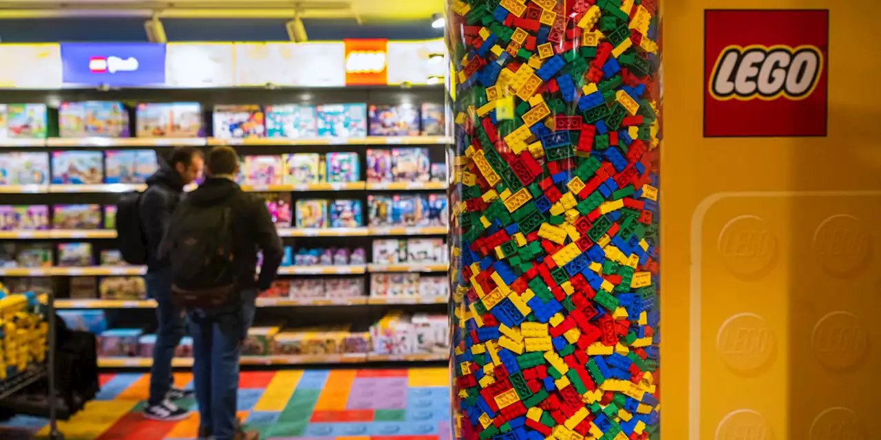 EUROPE 1 ET VOUS - Malgré l'augmentation de ses prix, Lego conforte sa place de numéro 1 mondial du jouet