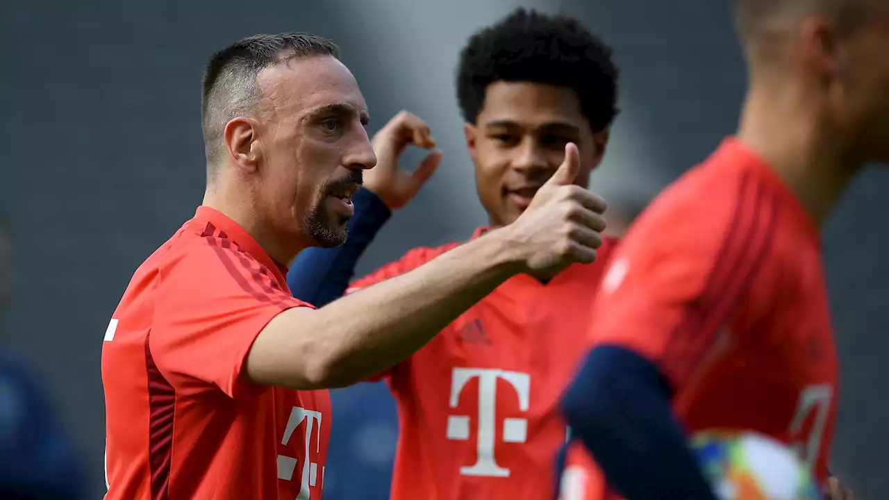 FC Bayern München: Franck Ribéry verteidigt Serge Gnabry und Leroy Sane - 'Die Spieler sind Menschen'