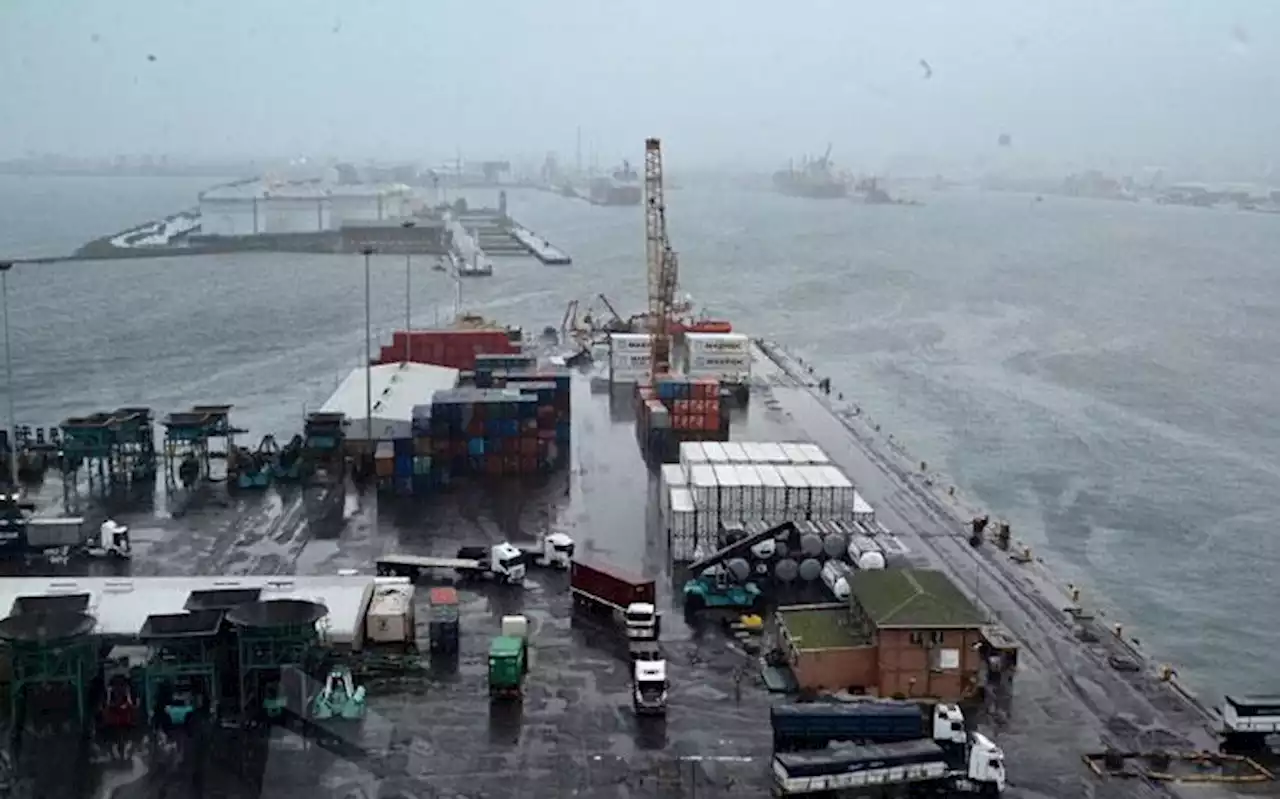 Windy conditions hamper operations at Cape Town's port - Transnet