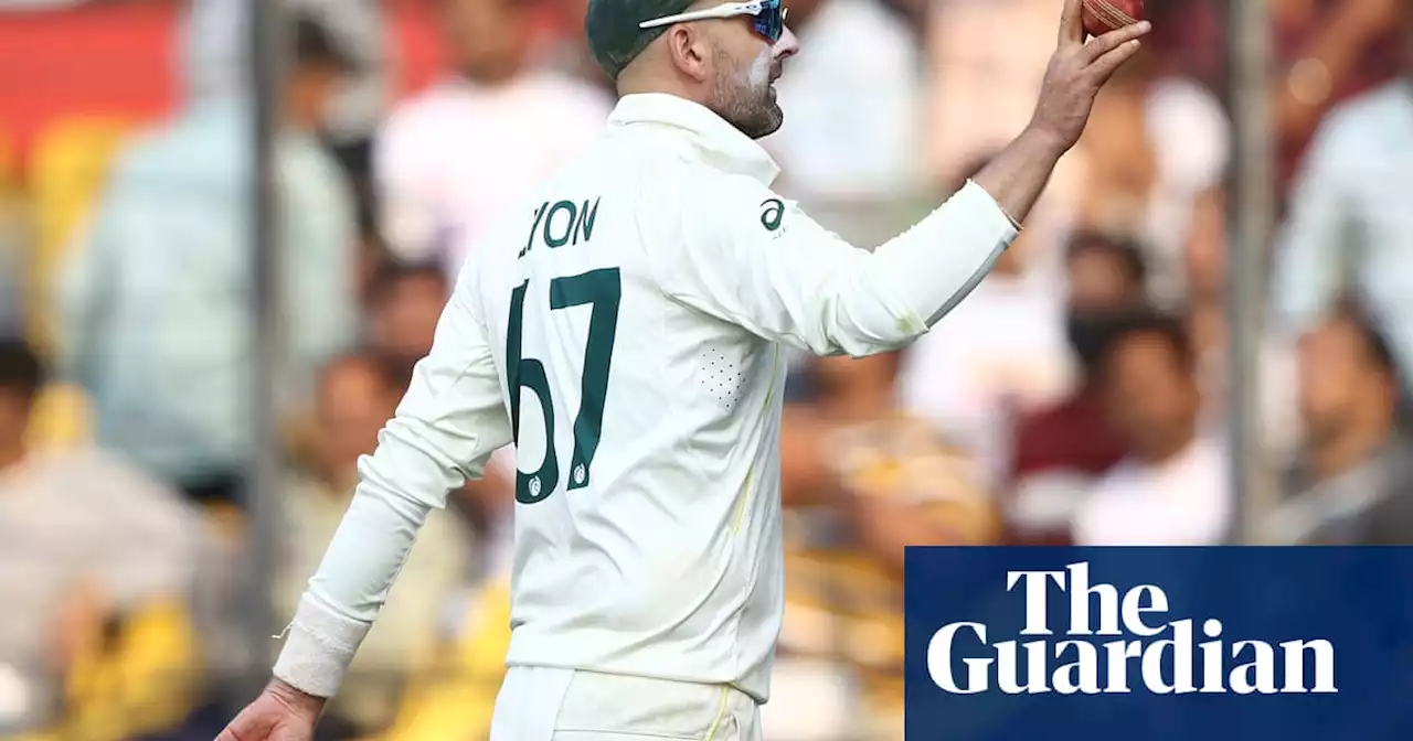 Australia break with tradition by trusting spinners against India