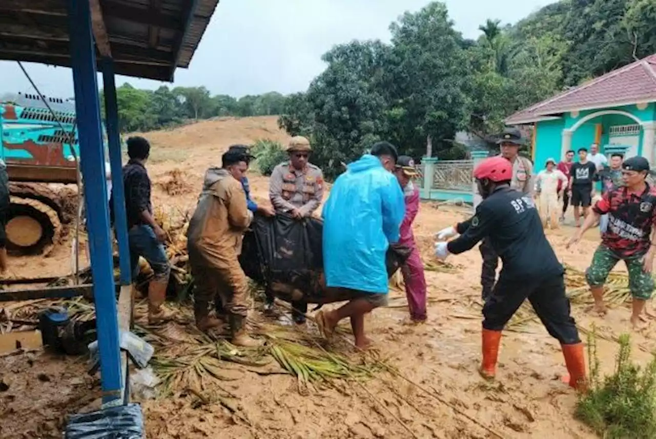 12 Korban Tanah Longsor di Natuna Terindentifikasi