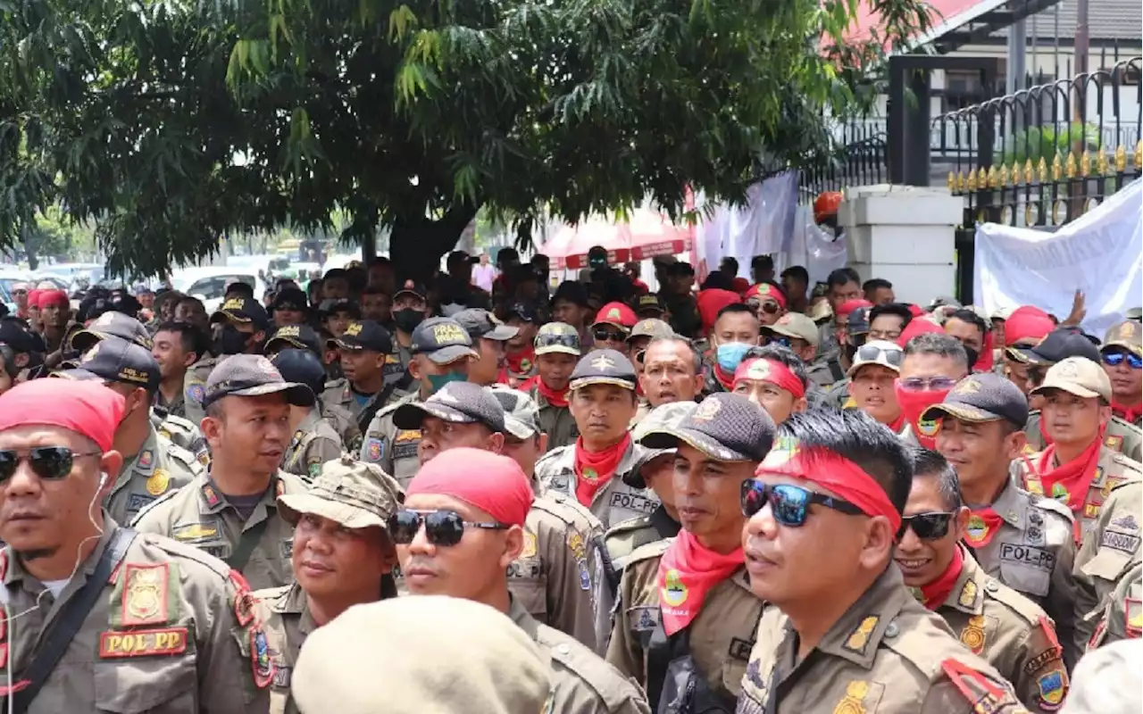 Honorer Satpol PP Cemburu kepada Guru, tetapi Emoh jadi PPPK, Rela Tak Pulang saat Berjuang