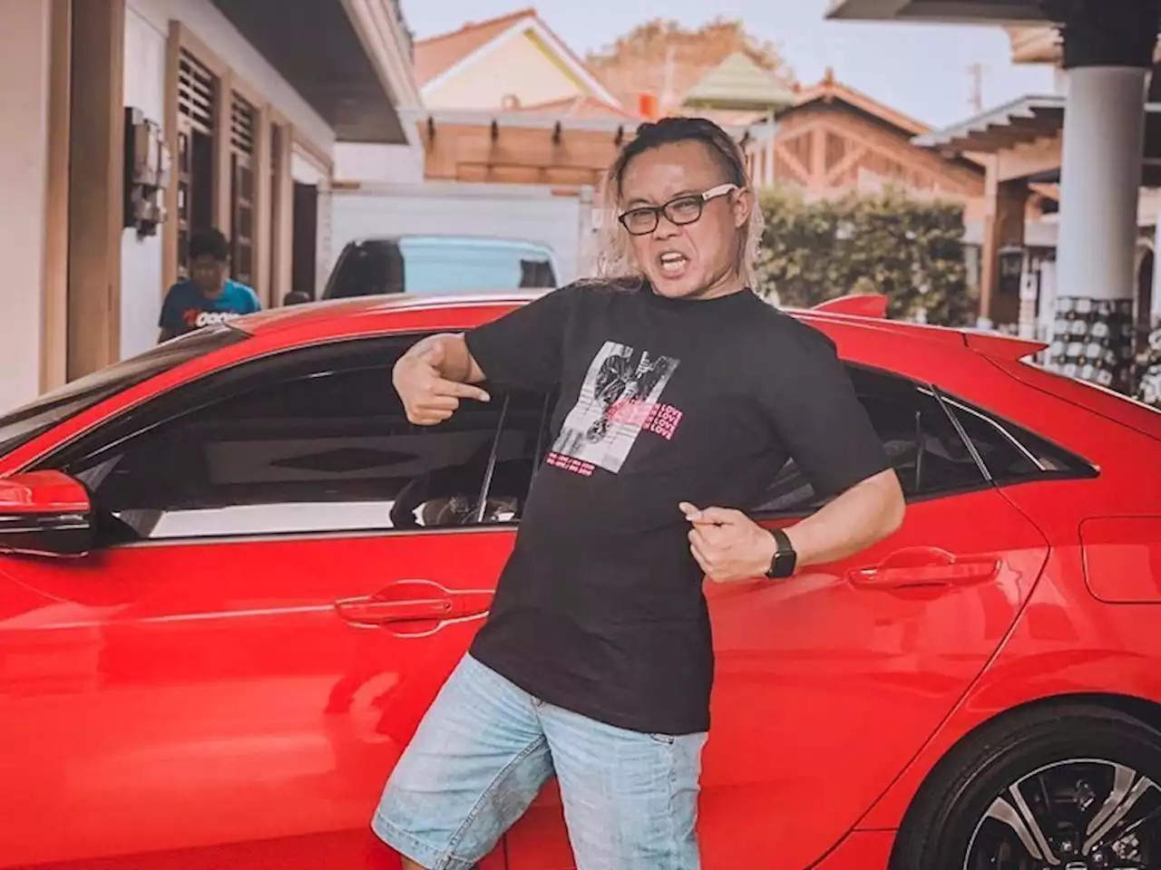 Sule Digosipkan Pacaran dengan Bule, Begini Faktanya