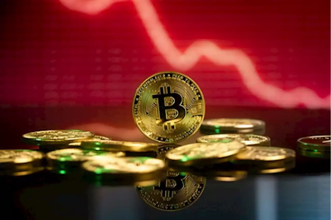 Bitcoin plunges to $22k as hawkish comments from Powell roil financial markets