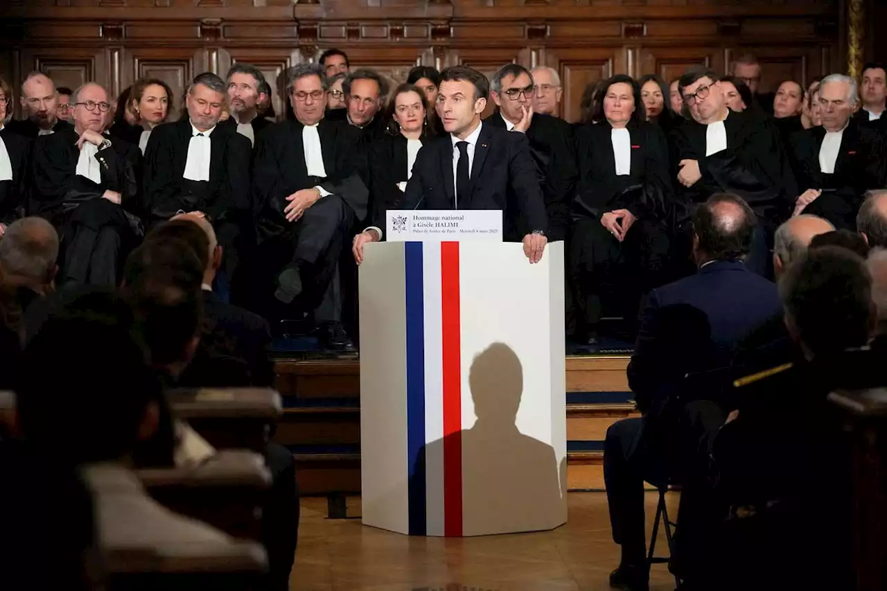 IVG : Emmanuel Macron annonce une loi pour inscrire l’avortement dans la Constitution