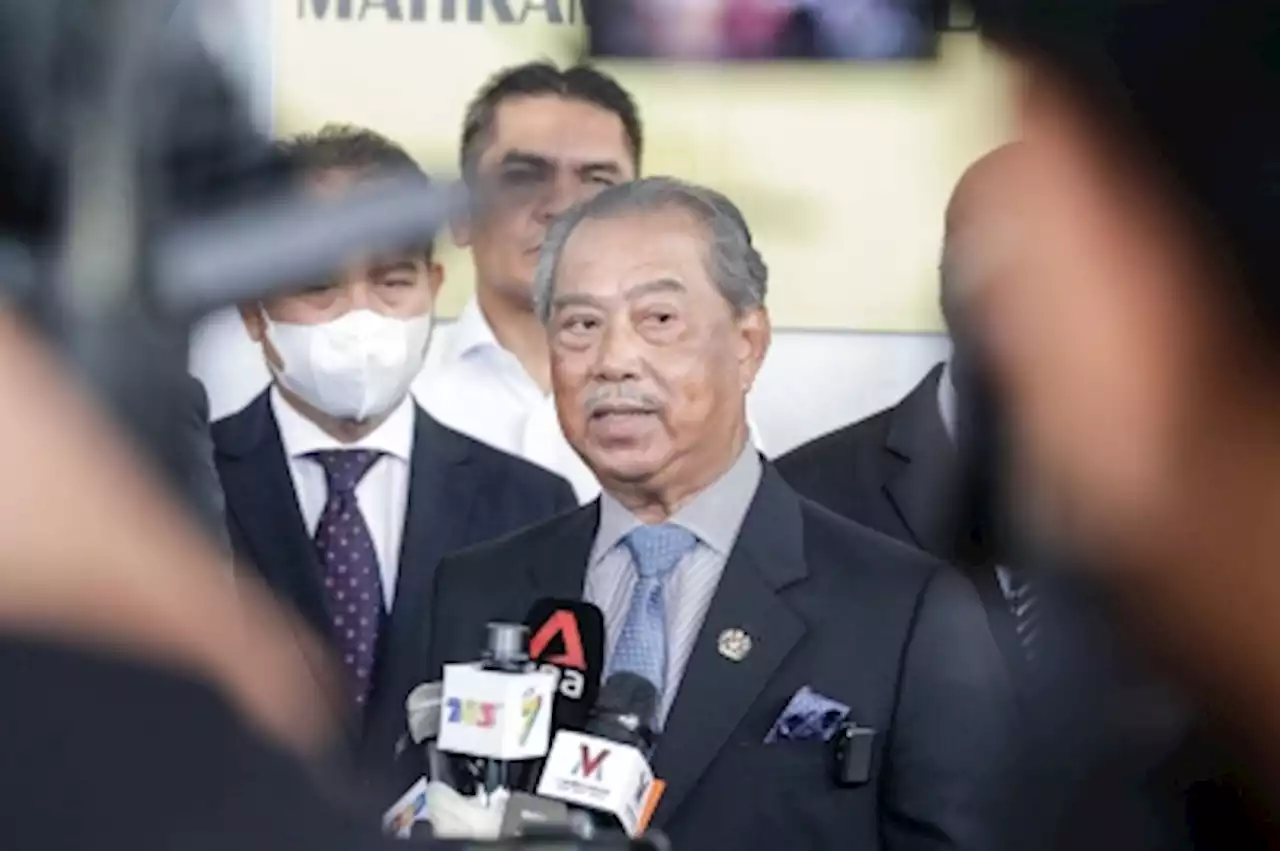 Muhyiddin denies arrest rumour, but says must meet MACC tomorrow