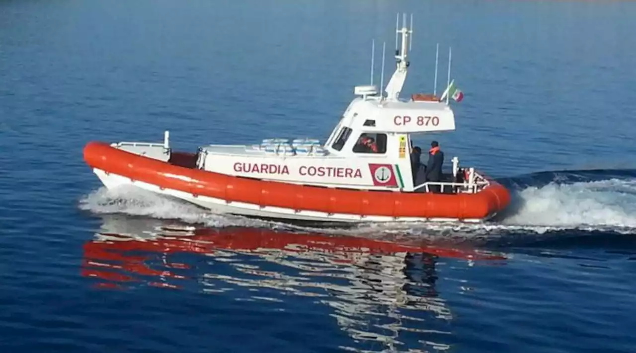 Migranti, guardia costiera: mai sottratti al soccorso in mare