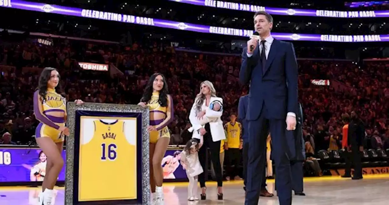 Lakers retiró el 16 de Pau Gasol, quien recordó a Kobe Bryant