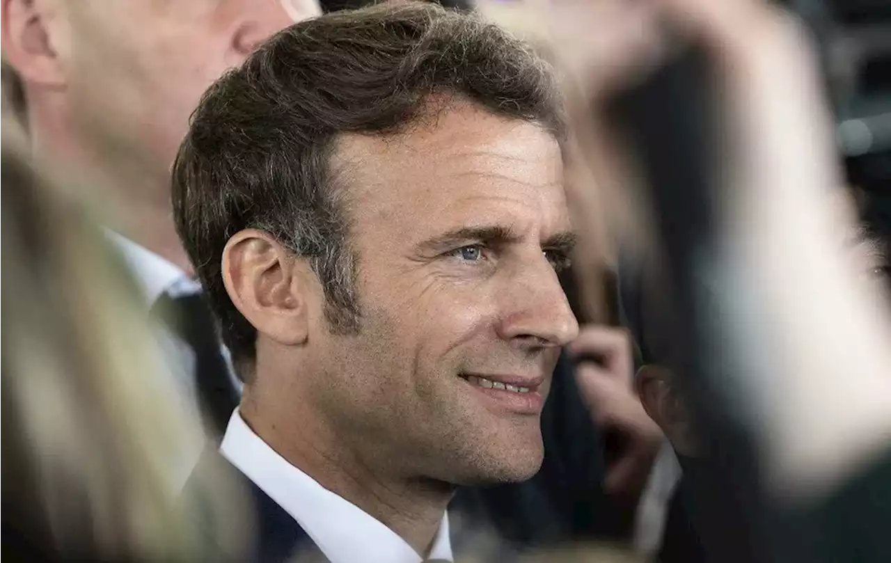 En Francia, Macron pide inscribir libertad de abortar en Constitución