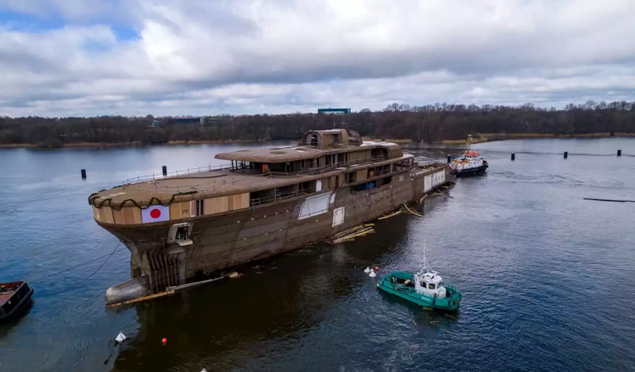 Geheimnisvolle Mega-Yacht läuft im Norden vom Stapel