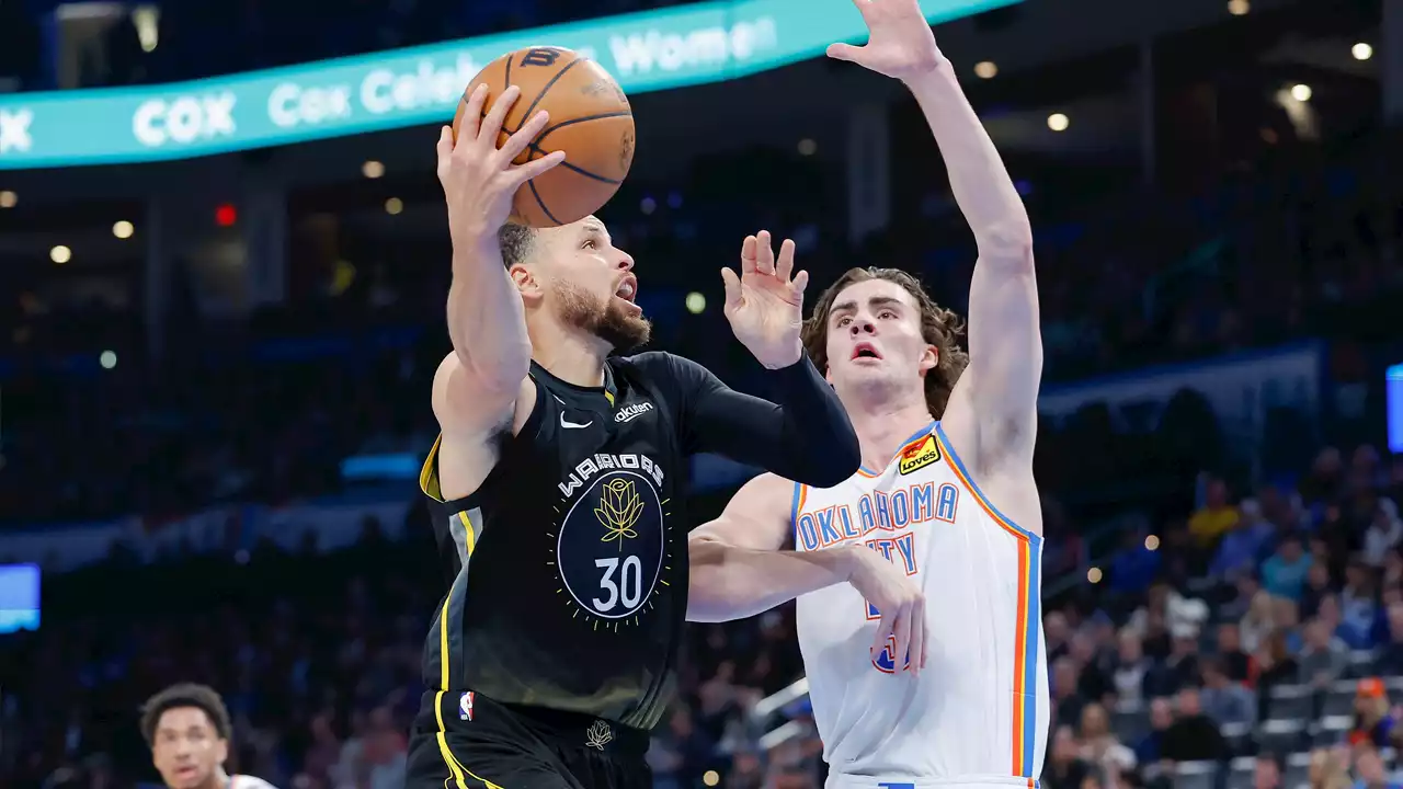 Warriors Observations: Steph Curry's 40 Wasted in Frustrating Loss to Thunder