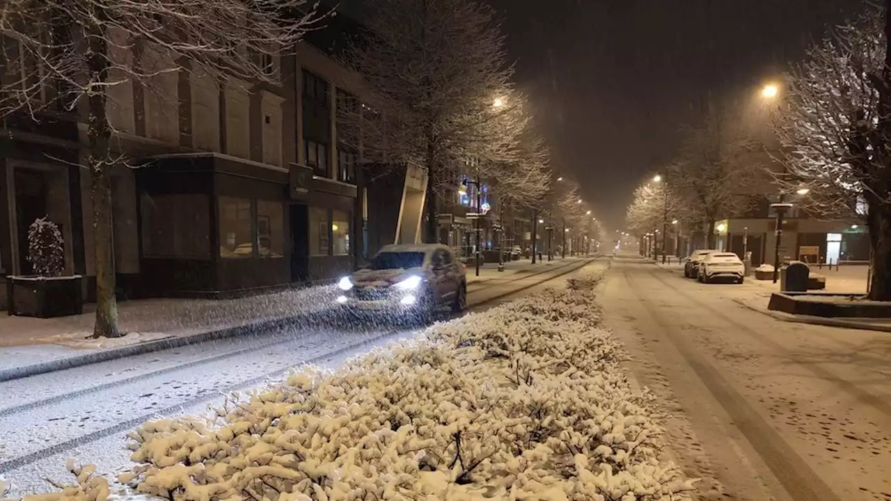 Al vroeg druk vanwege gladheid en sneeuw, code oranje tot 12.00 uur