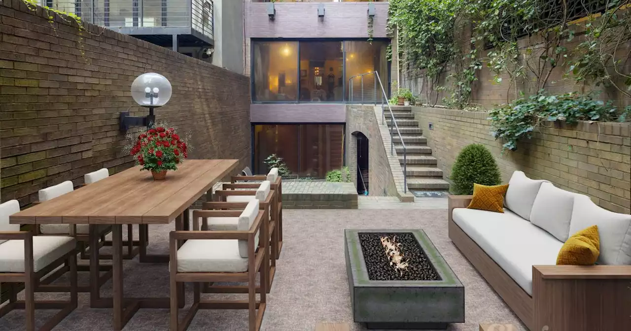 A Turtle Bay Townhouse With Wall-to-Wall Windows