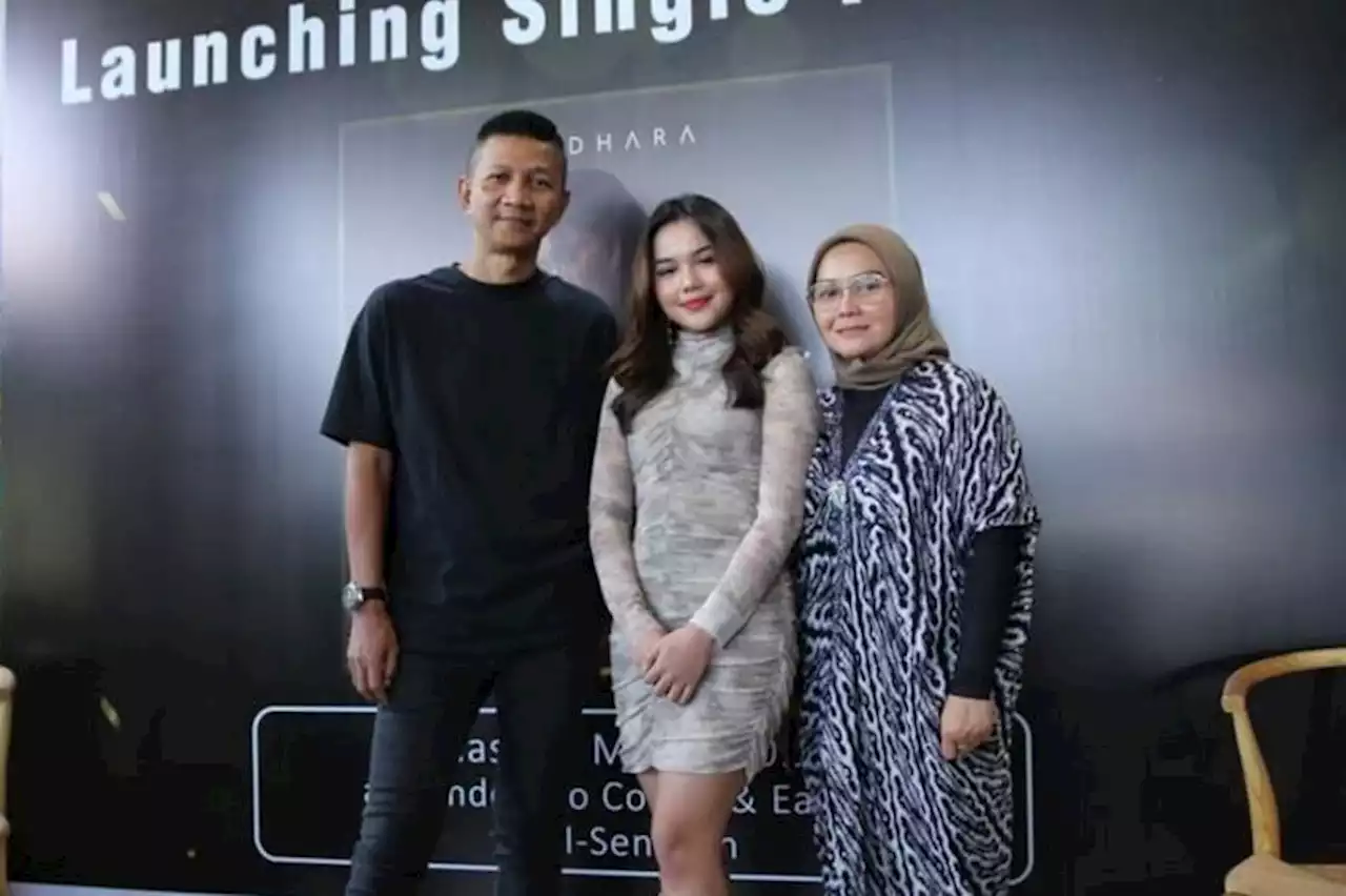 Diproduseri Rowman Ungu, Penyanyi Muda Andhara Rilis Single Perdana