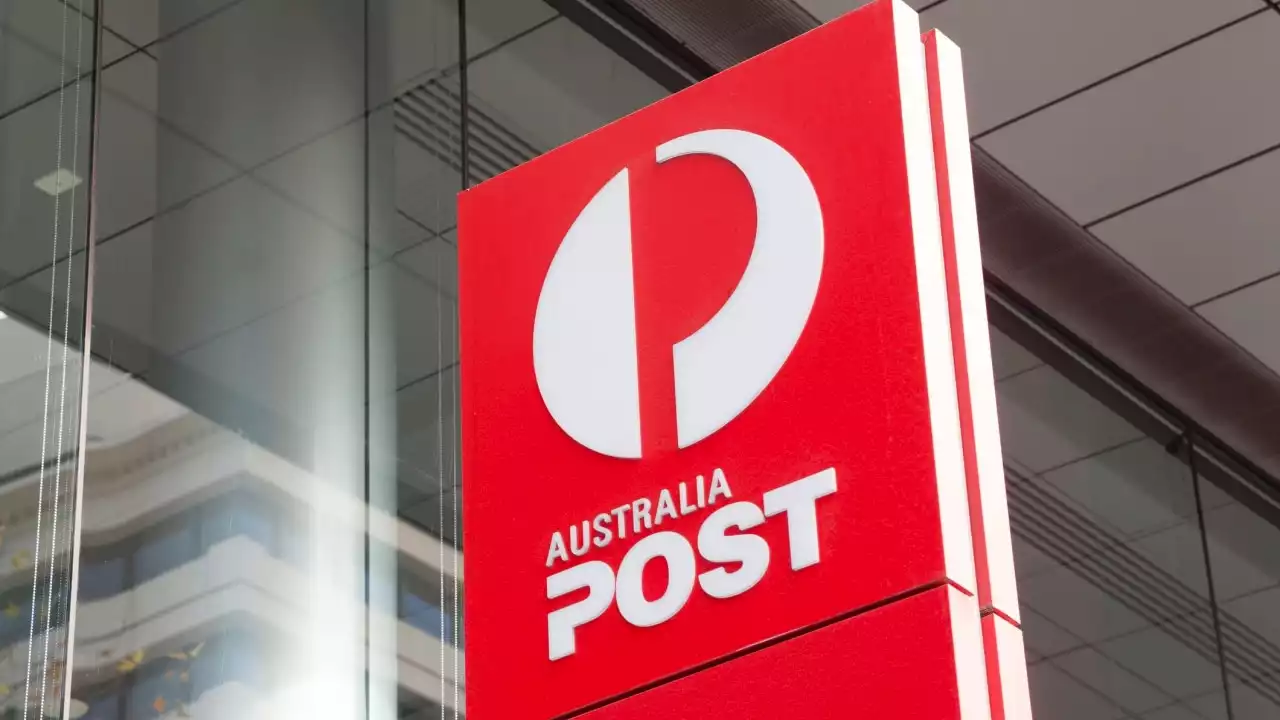 Australia Post forced to suspend deliveries in Alice Springs after postie attacks