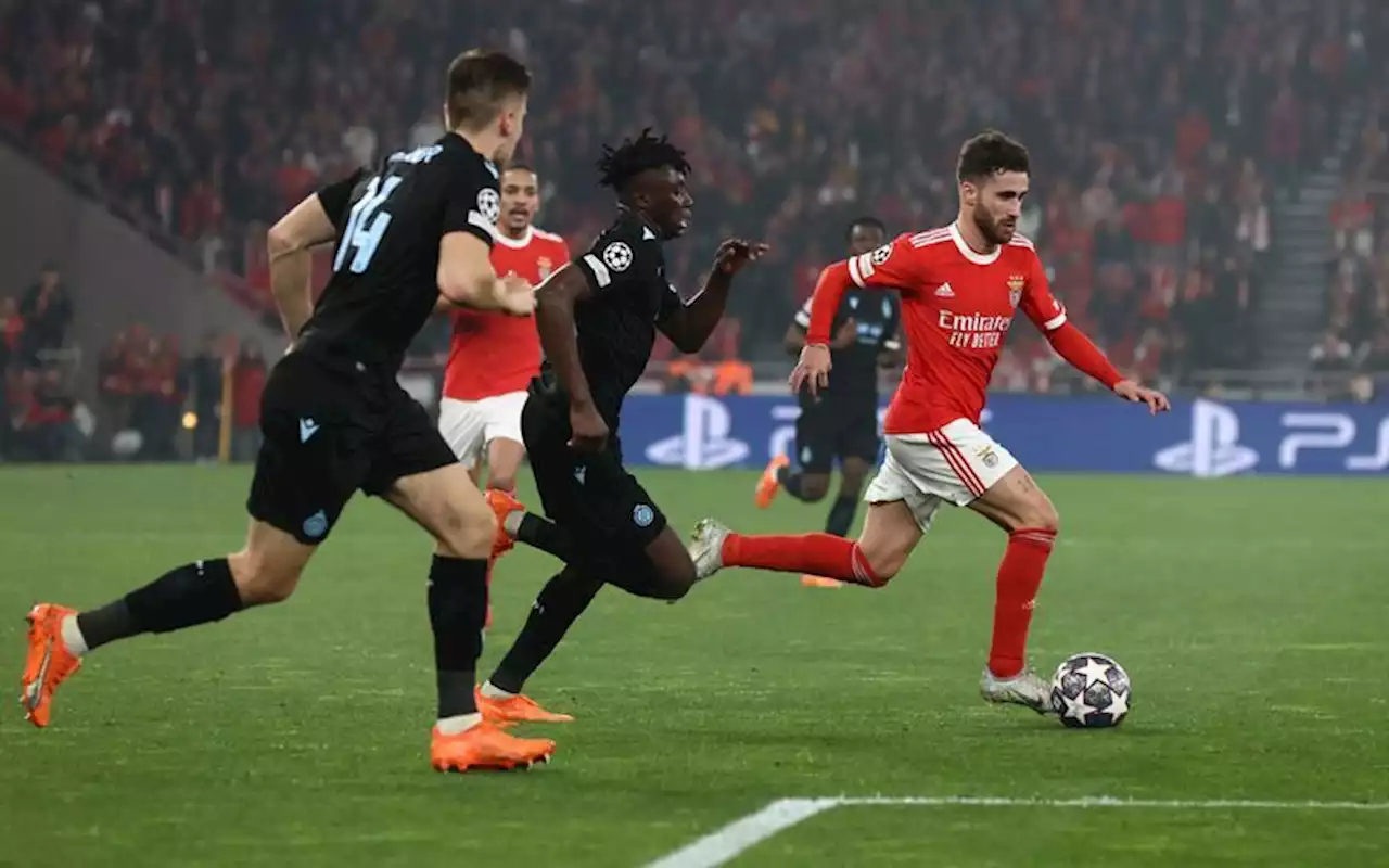 Soccer-Benfica crush Brugge 5-1 to reach Champions League quarter-finals