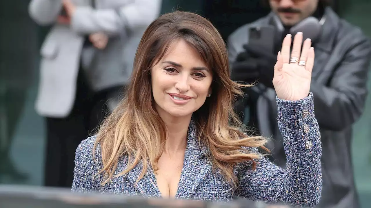 Penélope Cruz bei Modenschau von Chanel: 'Ich spüre Karls Anwesenheit noch immer'