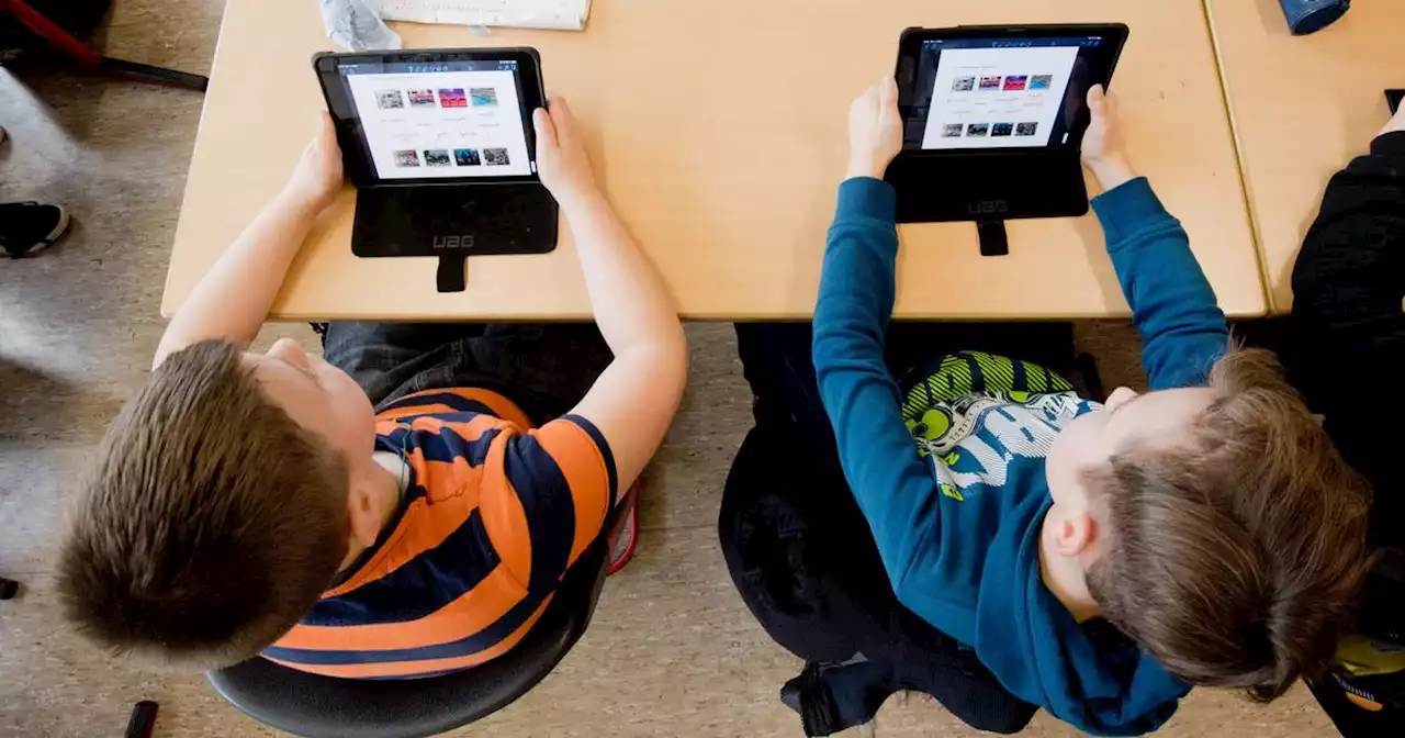 Jugendschutz-Probleme auf Schul-Tablets?: „Panikmache“ und „Ahnungslosigkeit“: Saar-SPD geht in Debatte über Jugendschutz bei Schul-Tablets auf CDU los