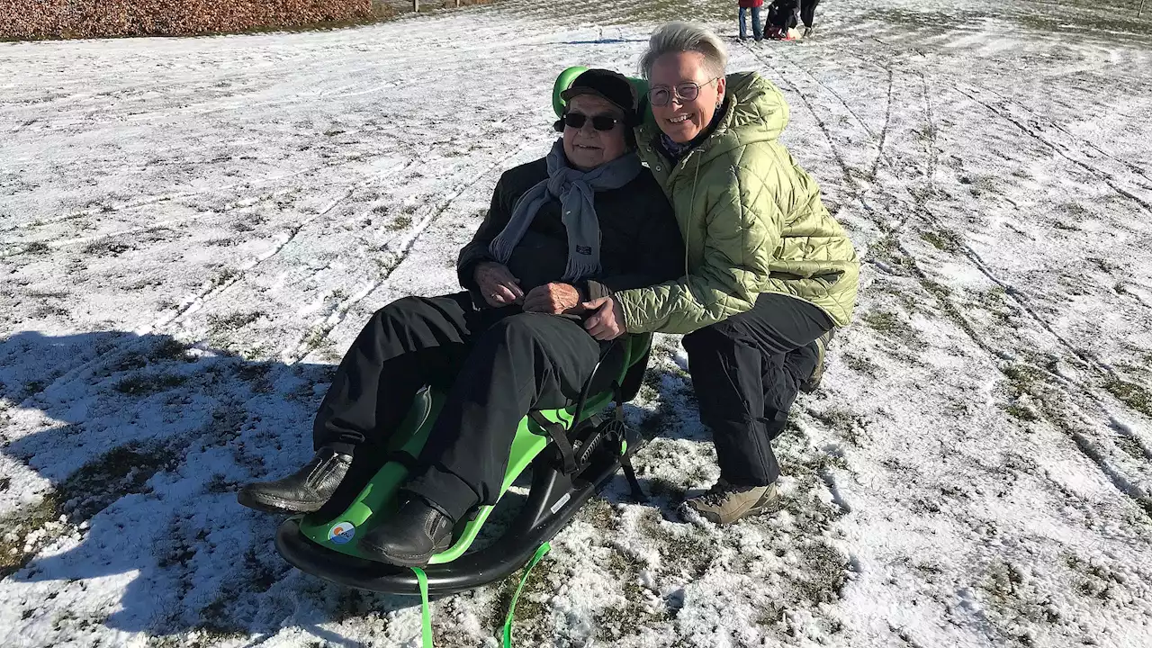 Dorthe og de andre ansatte tog plejehjemsbeboere med på kælketur