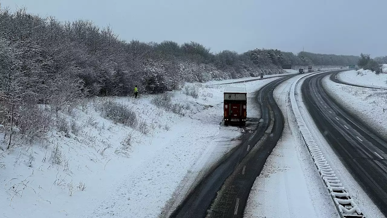 Uheld og glatte veje i Nordjylland: Vær forsigtig i trafikken