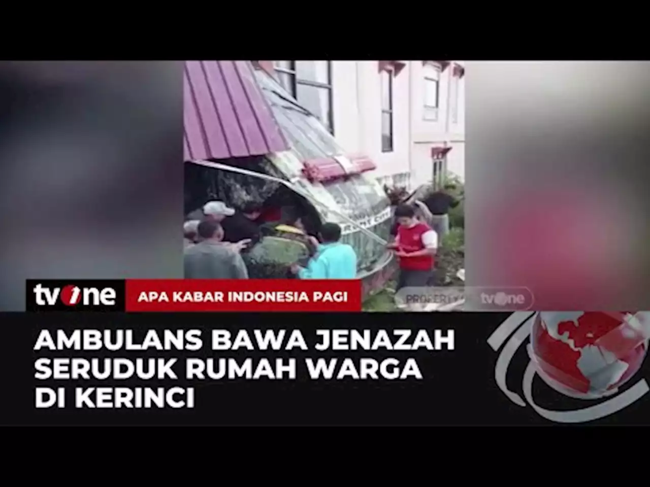 Ambulans Bawa Jenazah Tabrak Rumah Warga - tvOne