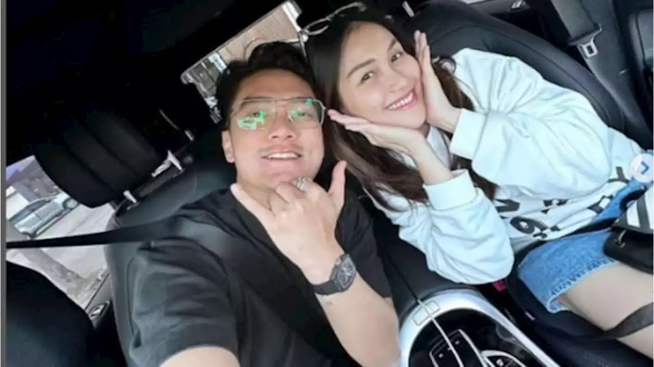 Bukan Pacar, Ayu Ting Ting Posesif ke Boy William