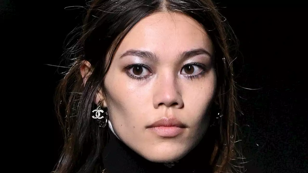 Chanel Serves Up Pewter Eye Makeup for an Unexpected Cool-Girl Touch