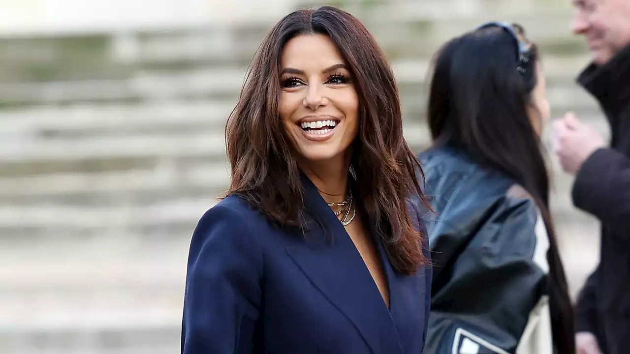 Las mujeres elegantes de 40+ necesitan los zapatos de tacón con pulsera de Eva Longoria