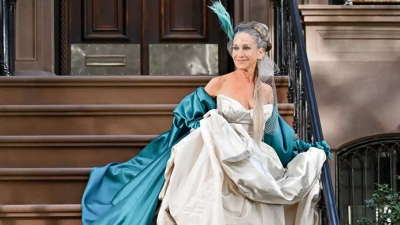 Los mejores looks de Carrie Bradshaw vistiendo Vivienne Westwood, desde los 2000 hasta ahora