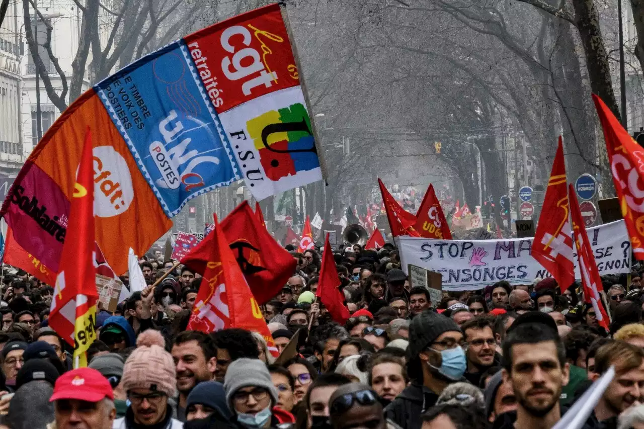 Retraites : le Sénat vote le report de l'âge de départ à 64 ans