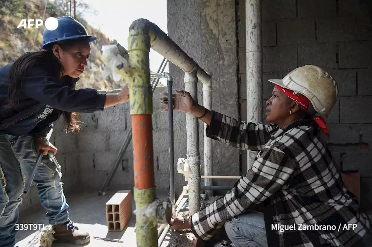 Venezuela: des femmes 'brisent les paradigmes' en construisant des immeubles