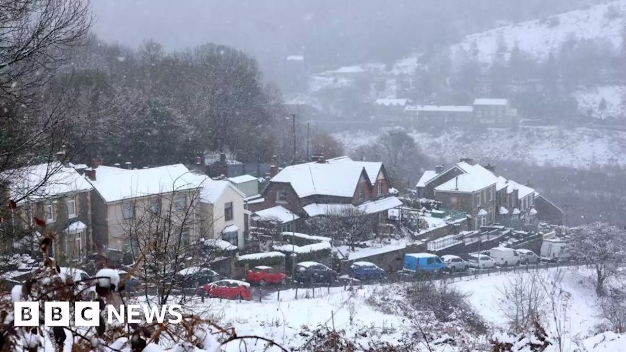 Snow and travel delays expected as Arctic blast hits UK