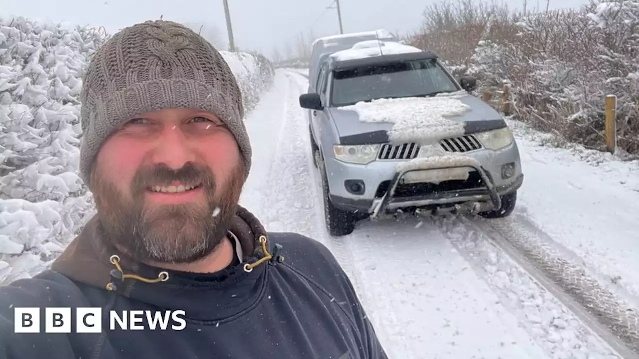 Snow: Volunteers help key workers and vulnerable people