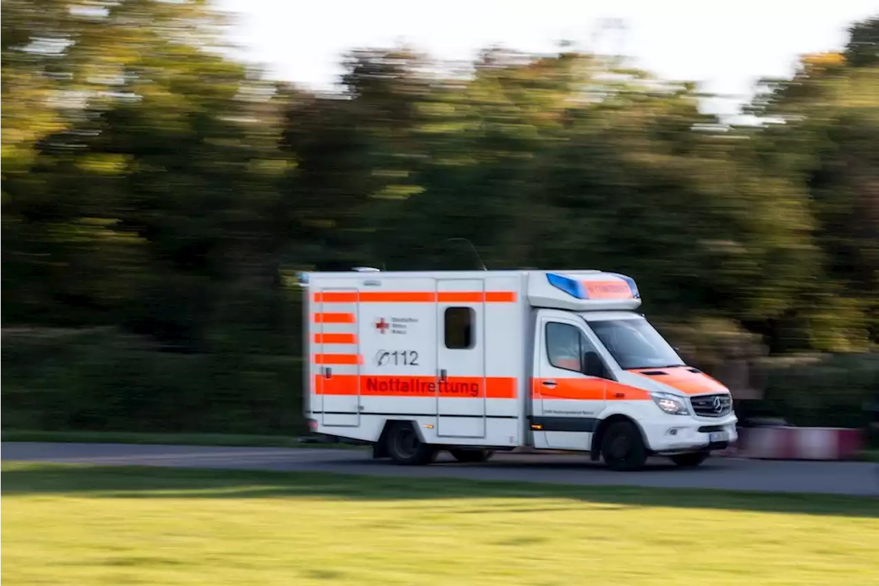 Unfall in Mahlsdorf: Autofahrerin missachtet Stoppschild – vier Verletzte